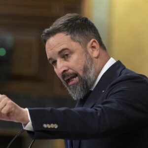 Abascal demandera à Sánchez de rendre compte au Congrès d'avoir fait payer aux Espagnols les soins de santé de « la moitié du monde »