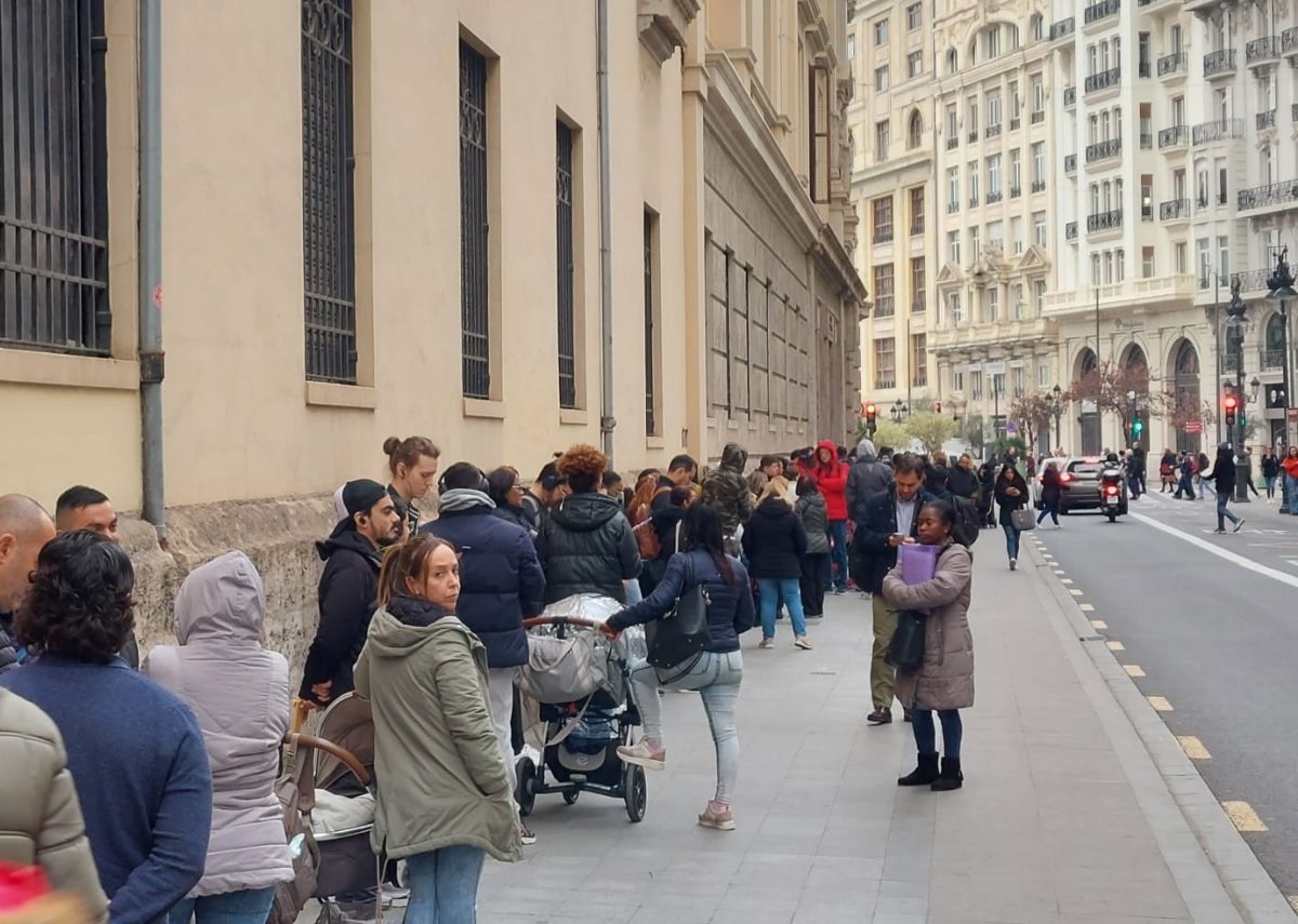 CCOO PV estime que le Consell "assume le racisme de l'extrême droite" en recourant à la régularisation des migrants