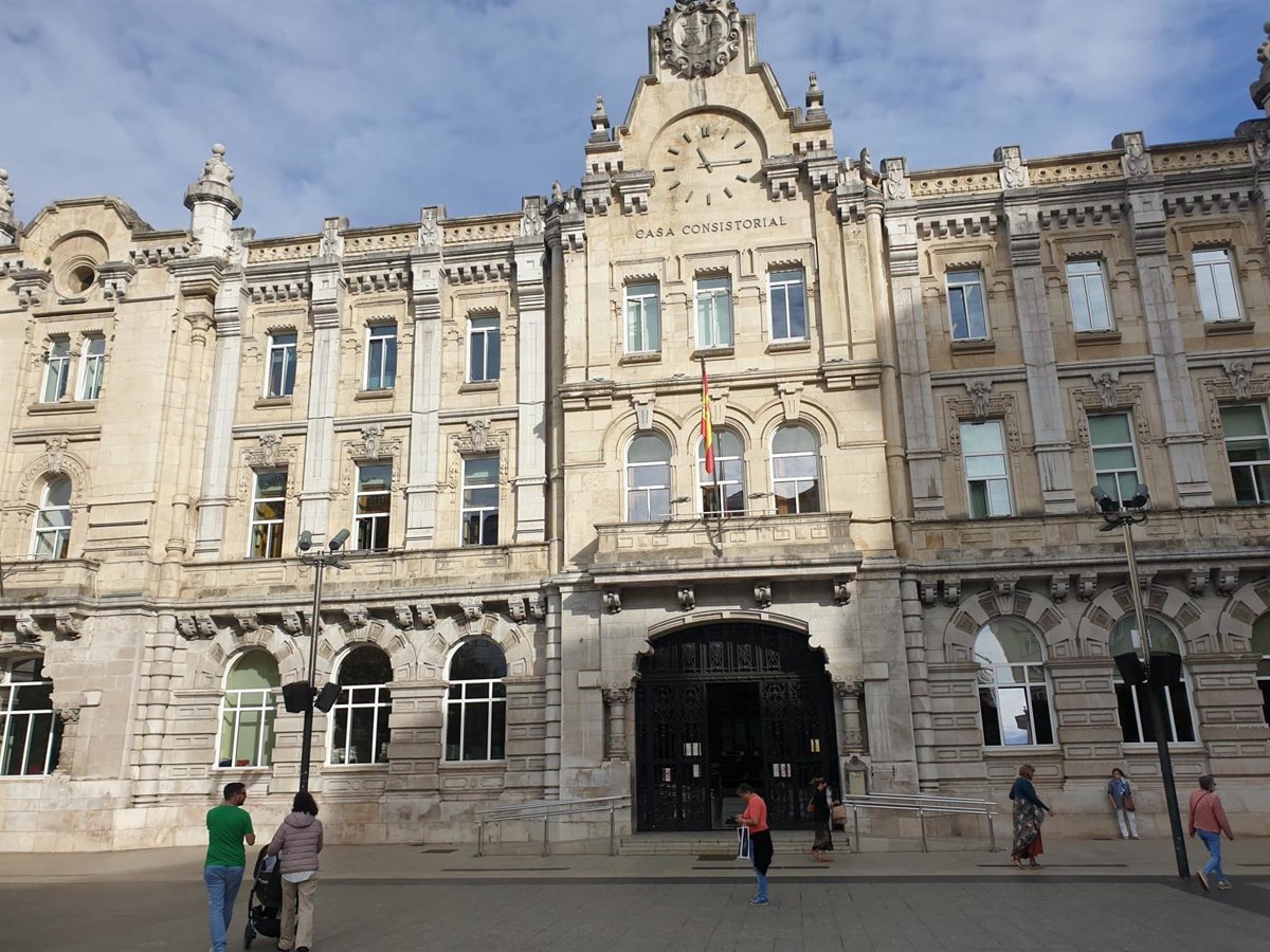 Santander dénonce la "saturation" de la régularisation des migrants après avoir dépassé la centaine de requêtes le premier jour