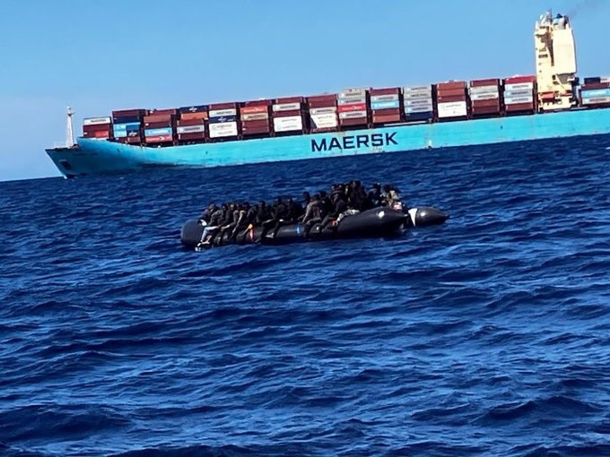Maritime Rescue intercepte un canot avec 60 immigrants au sud-ouest de Fuerteventura