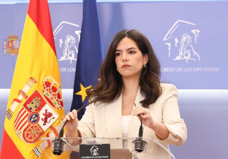 Vox demande d'auditer les politiques d'égalité, de durcir les sanctions pour les délits sexuels et de rapatrier les immigrés « illégaux »