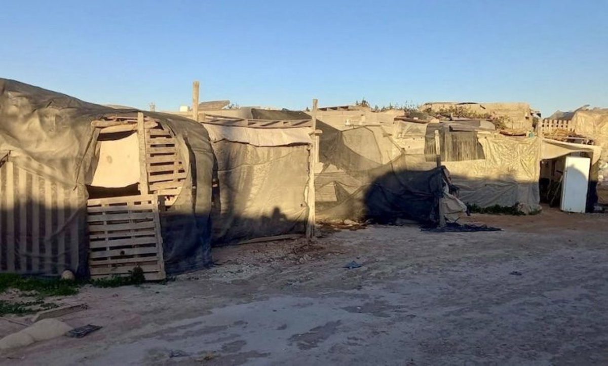 Un rapport met en garde contre les difficultés des migrants des villages de Níjar (Almería) à accéder au registre