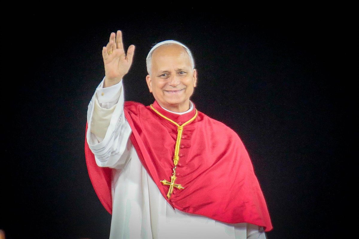 Plus de 500 personnes issues de groupes vulnérables et d'entités religieuses, lors de la tournée du Pape à La Laguna