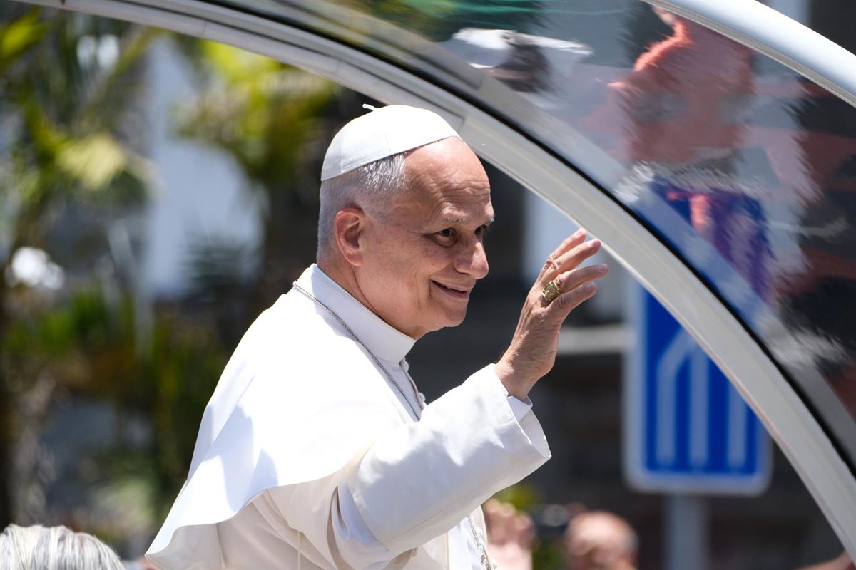 Le Pape termine son voyage en Espagne à Tenerife avec deux rencontres avec des migrants et une messe pour 30 000 personnes