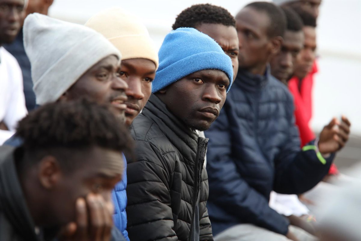 Les migrants arrivant par bateau reçoivent le Pape à Las Raíces : "Peut-être qu'il pourra nous aider à obtenir nos documents"