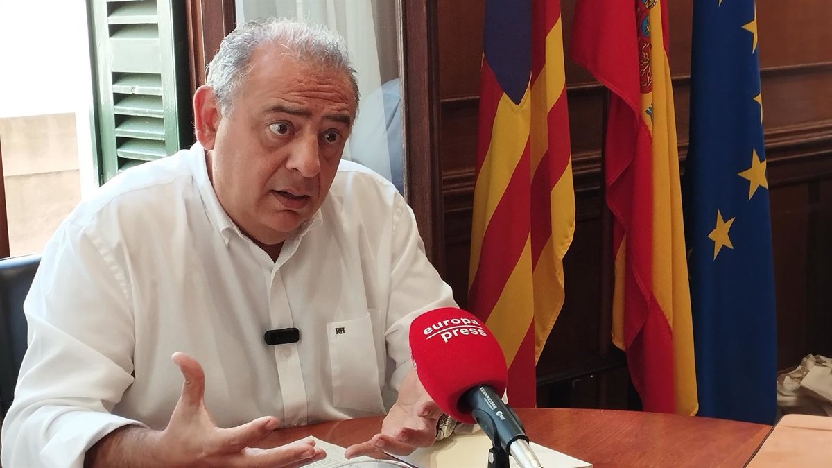 Rodríguez souligne que la tente du port de Formentera n'est pas l'endroit approprié pour accueillir des mineurs