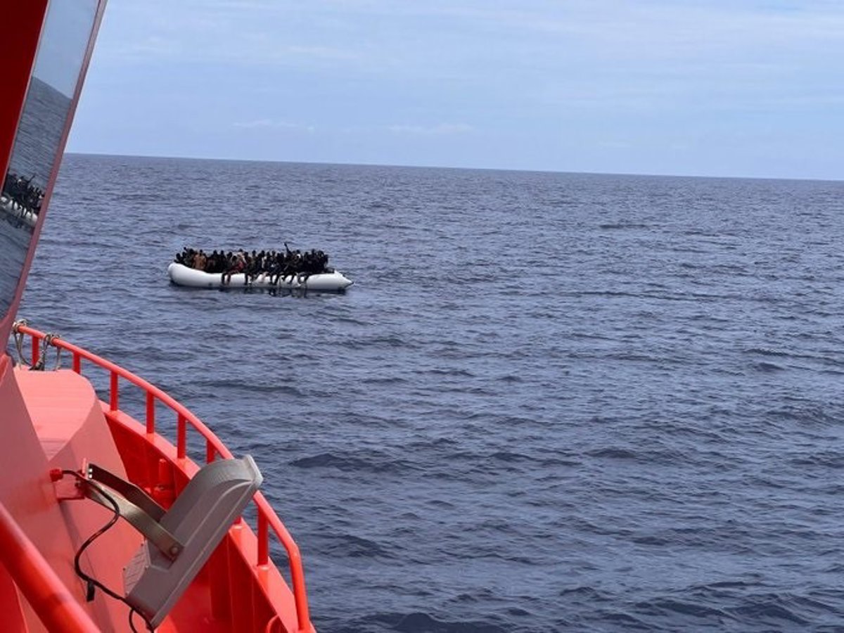 50 migrants secourus à bord d'un bateau pneumatique dans les eaux proches de Lanzarote