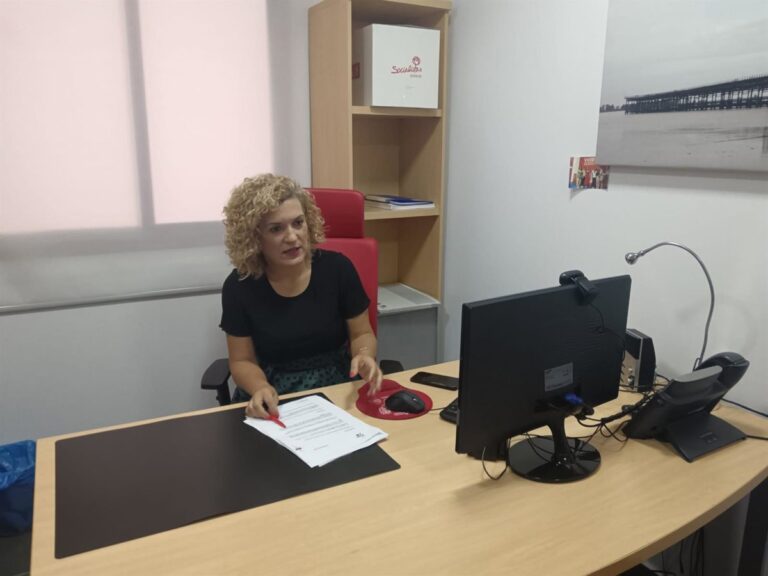 Limón (PSOE Huelva) affirme que la « priorité nationale » « ne rentre pas » dans le Conseil : « Nous étions des immigrés et nous avons besoin d'eux »