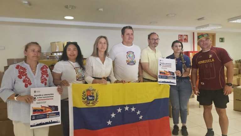 Guadalajara se joint aux manifestations de solidarité et rassemble plus de 550 caisses d'aide pour les victimes du Venezuela