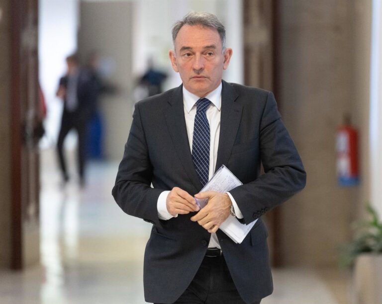 Sumar exclut que la Cour Suprême annule la régularisation : « Elle n'est contradictoire avec aucune norme européenne »