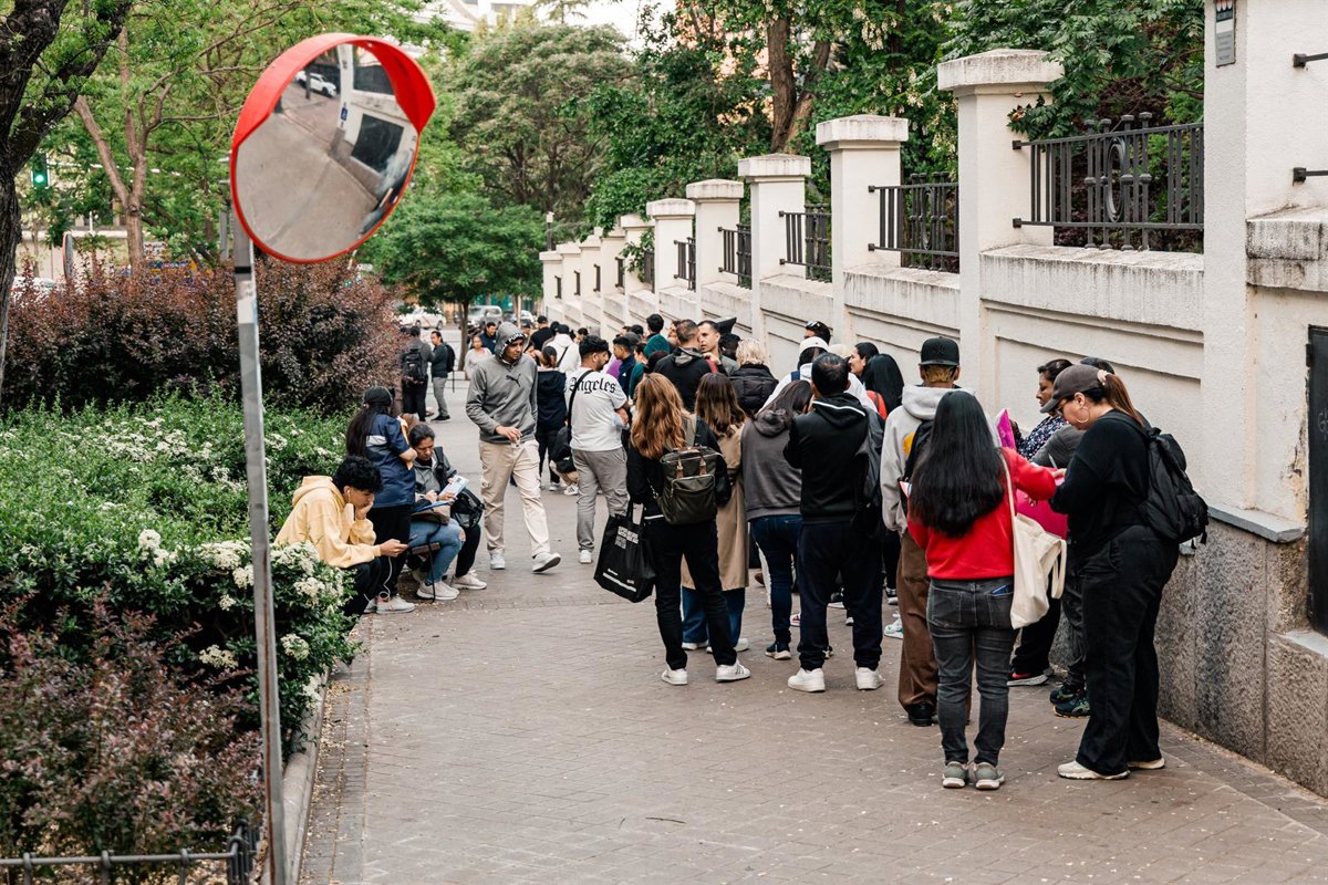 Le Gouvernement souhaite que le plus grand nombre de demandeurs de régularisation extraordinaire soient informés dans un délai d'une semaine