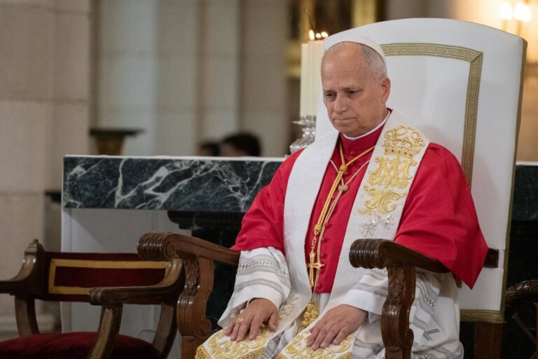 Le Pape rend hommage à Lampedusa aux migrants décédés et remercie la mémoire de l'héritage de François