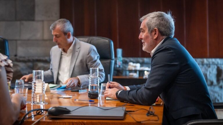 Les îles Canaries avertissent l'Andalousie qu' »il existe une loi en vigueur » pour l'orientation des mineurs migrants