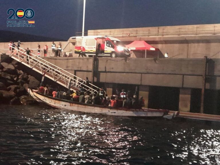 Le capitaine d'une pirogue arrivée au port de Granadilla (Tenerife) est détenu à La Laguna