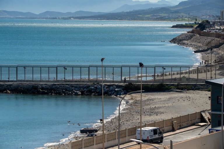La Cour Suprême interdit le rejet à la frontière des immigrants qui nagent vers Ceuta ou Melilla
