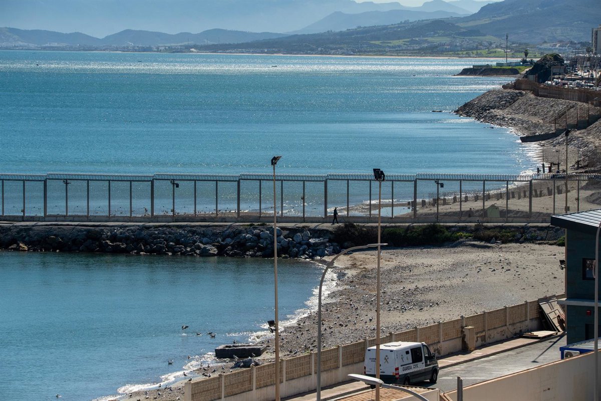 La Cour Suprême interdit le rejet à la frontière des immigrants qui nagent vers Ceuta ou Melilla