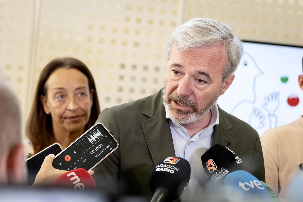 Azcón appelle à la « cohérence » et estime que « les choses devraient être bien mieux faites » dans la régularisation des migrants