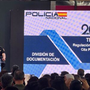 La Police espère augmenter cette année « largement » les 1,7 million de cartes étrangères de 2025 grâce à la régularisation