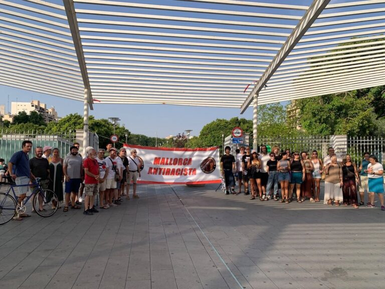 Des dizaines de personnes se rassemblent à Palma contre le Pacte européen sur la migration et l'asile