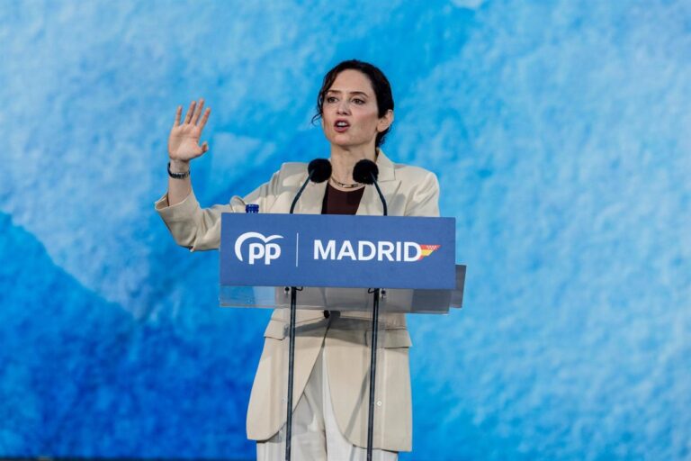 Ayuso met en garde contre « l'insécurité » que peuvent générer les « régularisations massives » en Europe : « Nous allons le regretter »