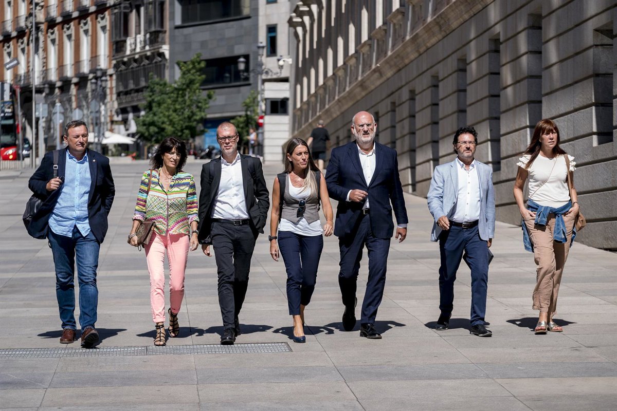 Junts appelle également le gouvernement à rendre compte de la « loi sur les petits-enfants » et exige des données sur la régularisation des immigrants