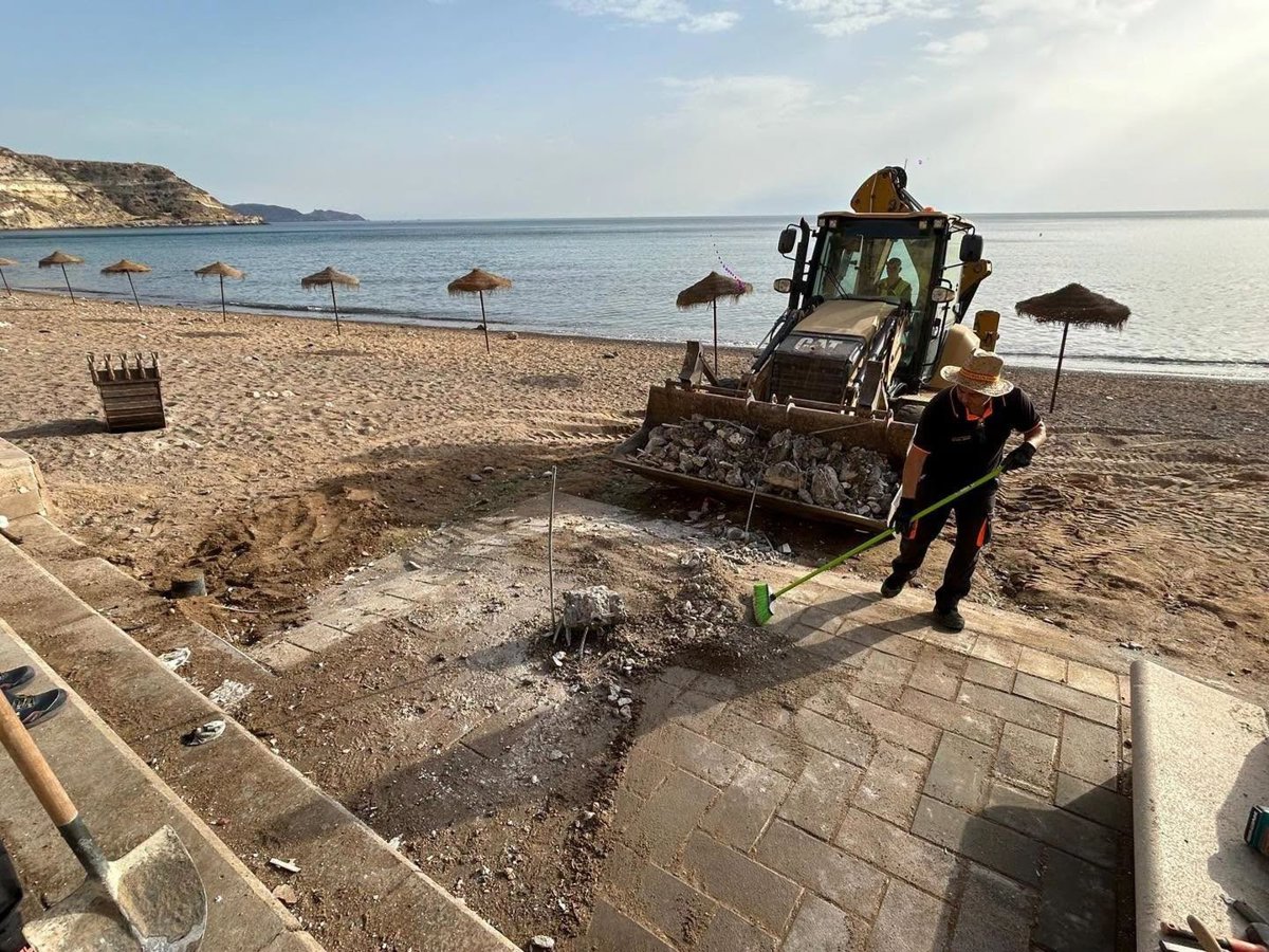 Imbroda dénonce un "effet d'appel" dû à la décision du TS sur les migrants qui nagent à Ceuta et Melilla