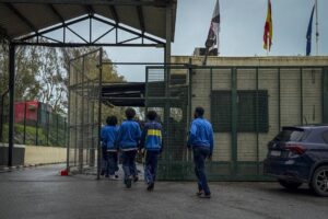 Plus d'un millier de migrants sont entrés à Ceuta la semaine dernière et leurs ressources d'accueil sont mises à rude épreuve.