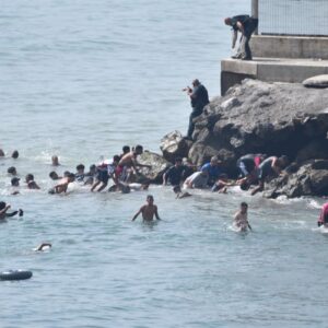 Les « retours chauds » pourraient être appliqués s'il y a des « éléments de confinement dans la mer », selon l'arrêt TS