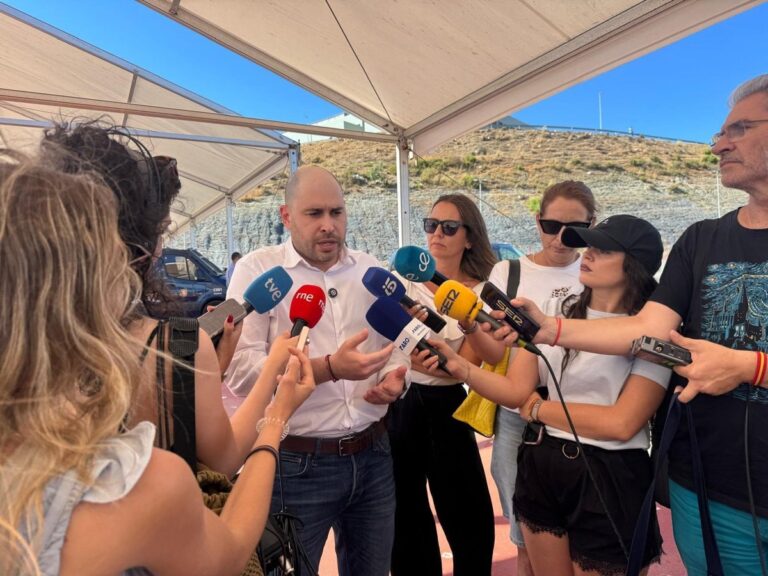 La Police Nationale commence le triage pour évaluer l'asile des migrants à Ceuta après l'entrée massive