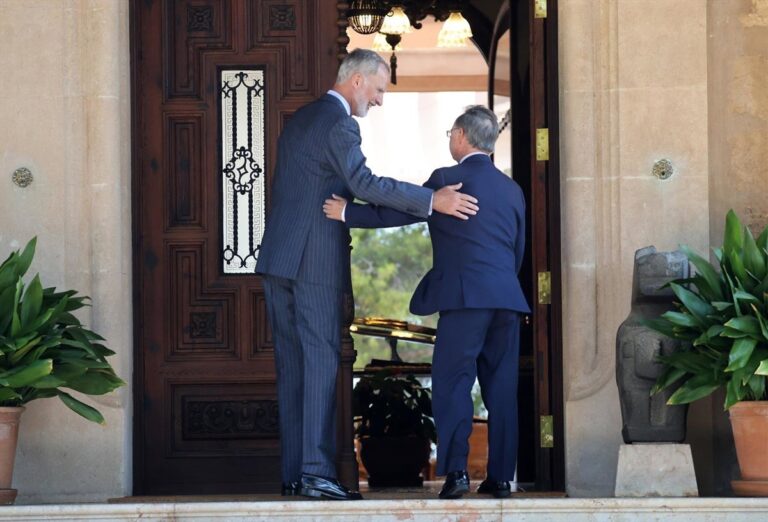 La rencontre entre Felipe VI et Vivas pour aborder la crise migratoire à Ceuta, en images