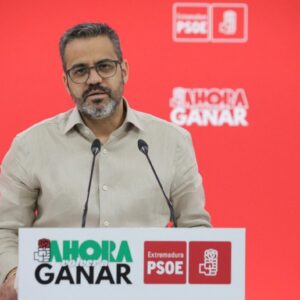 Le PSOE demande à Guardiola de préciser s'il partage les propos de son vice-président concernant l'accueil des mineurs migrants