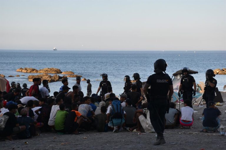 Madrid demande un Fonds européen permanent pour accueillir les mineurs migrants non accompagnés après l'épisode de Ceuta