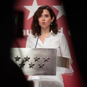 Ayuso critique la « confrontation » avec l'Italie alors que « plus de 70 000 » migrants sont autorisés à entrer « illégalement » par Ceuta