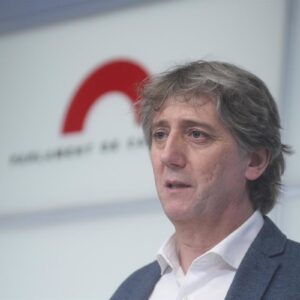 Martínez exige que Mañueco « se lève du transat » et se rende au secteur de l'enfance pour mineurs de Ceuta