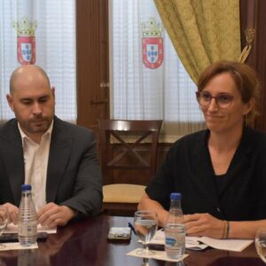 Mónica García nie que Ceuta connaisse un « effondrement sanitaire » et estime que 5 800 migrants ont été soignés pendant la crise