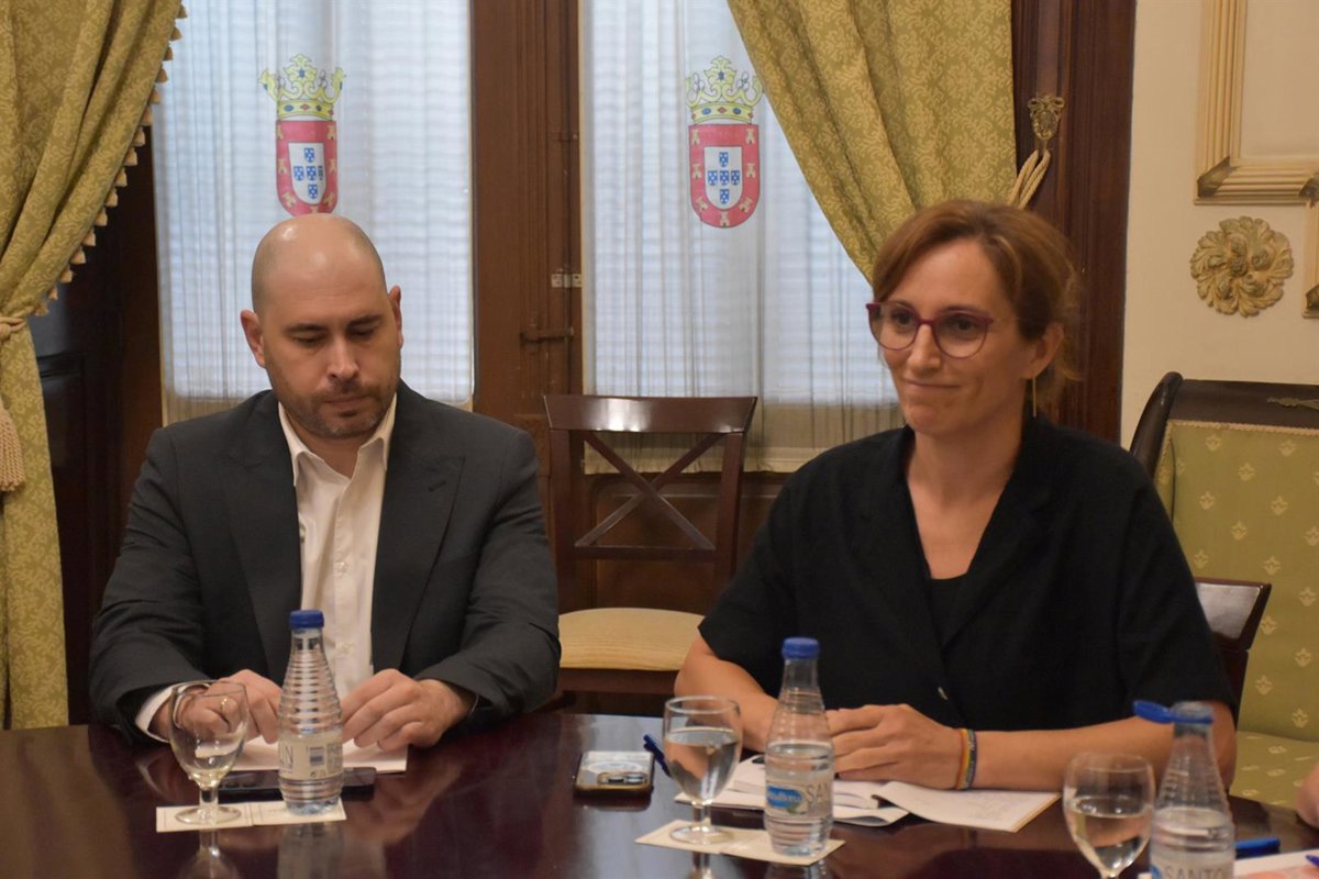 Mónica García nie que Ceuta connaisse un « effondrement sanitaire » et estime que 5 800 migrants ont été soignés pendant la crise