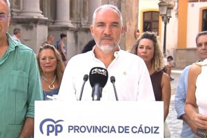 Le PP exige la démission de Mónica García comme « coupable » de « l'effondrement de la santé » à Ceuta