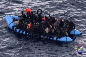 Ils dénoncent que 26 migrants présumés disparus se dirigeant vers les îles Baléares ont été interceptés et expulsés par l'Algérie.