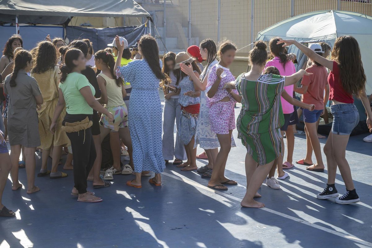 Les entités sociales de Cadix demandent la « solidarité » des administrations pour le transfert des mineurs migrants de Ceuta