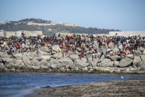Soutenez Ceuta depuis Séville : La manifestation citoyenne du 3 septembre et la collecte de nourriture à Barrios Hartos