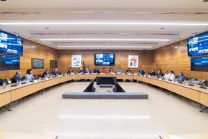 Le Gouvernement et la CCAA aborderont demain le soutien aux mineurs migrants à Ceuta, lors d'un rendez-vous marqué par l'absence de Vox