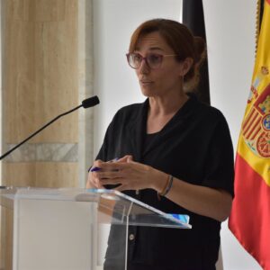 Mónica García soutient la Croix-Rouge face aux manifestations à Ceuta : « Elle fait un travail spectaculaire »