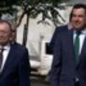Moreno s'engage à promouvoir Ceuta tandis que le gouvernement renforce les ressources d'accueil