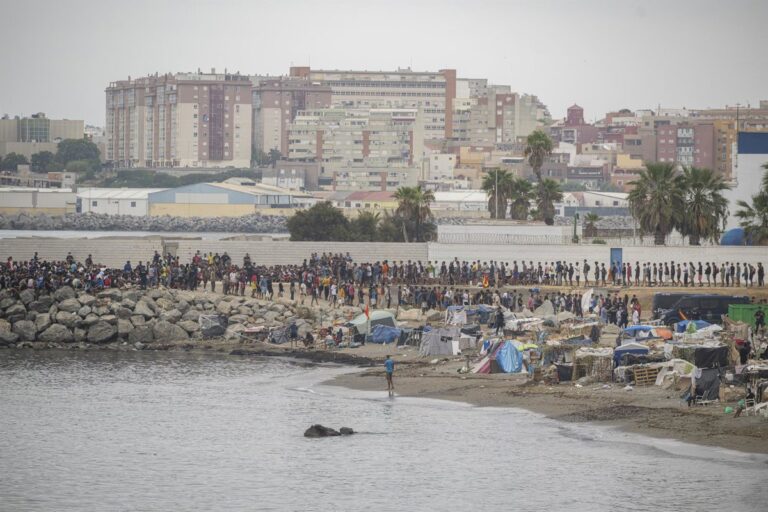 Les arrivées irrégulières de migrants à Ceuta augmentent de 102% par rapport à 2025, sans tenir compte de l'entrée massive de juillet