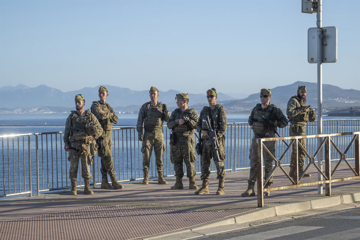 Un immigré marocain a été arrêté hier après avoir menacé de poignarder un soldat à Ceuta