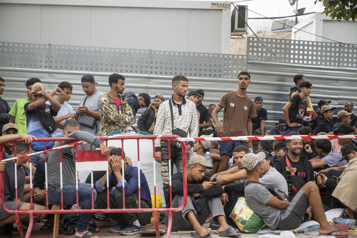 Plus de 860 migrants de Ceuta sont hébergés dans une nouvelle installation temporaire équipée