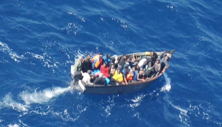 Le parquet de Las Palmas demande 8 ans de prison pour le capitaine d'un bateau secouru dans les eaux de Gran Canaria en avril