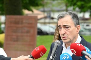 Esteban (PNV) affirme que le gouvernement de Sánchez est « débordé » et n'exclut pas que le Maroc « le fasse chanter »