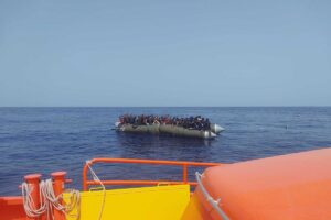 Maritime Rescue intercepte deux bateaux avec 148 migrants à environ 60 milles au nord de Lanzarote