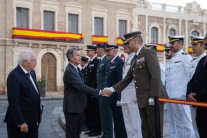 Feijóo souligne le soutien du Parlement européen à Ceuta et Melilla et appelle au retour de « tous » les migrants irréguliers